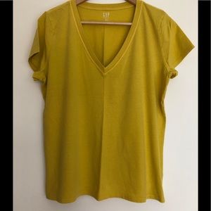 *Buy 1, get 1 free* GAP V-neck Tee